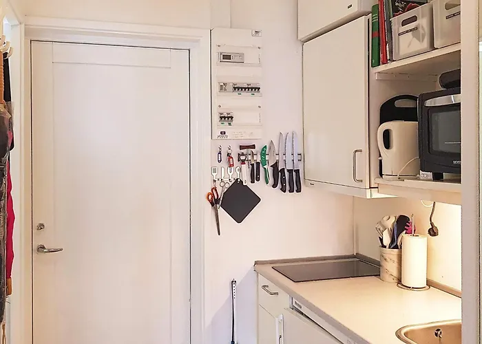 4 Person In Nexo-by Traum