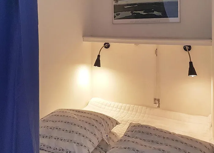 4 Person In Nexo-by Traum *